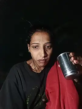 Snapshot of Pinki_thakur_1 chatting on 06/12/26, 06:49 Pinki thakur 1 online show from 06/12/26, 06:49