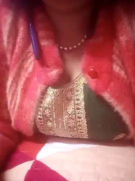 Snapshot of TINASONI chatting on 02/17/26, 12:52 TINASONI online show from 02/17/26, 12:52