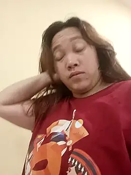 miumiu 00 online show from 12/16/25, 10:47