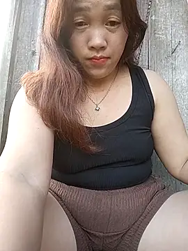 miumiu 00 online show from 10/15/25, 12:42