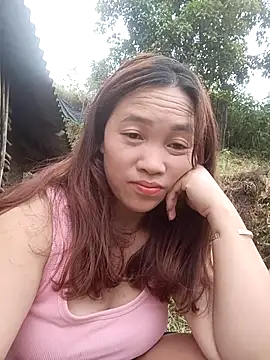 miumiu 00 online show from 10/21/25, 02:22