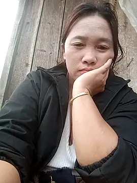 miumiu 00 online show from 10/29/25, 12:42