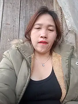 miumiu 00 online show from 12/03/25, 01:50