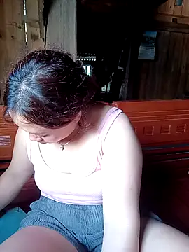 miumiu 00 online show from 09/19/25, 03:10