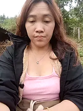 miumiu 00 online show from 11/09/25, 05:44