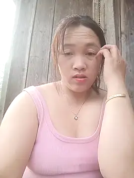 miumiu 00 online show from 04/22/26, 12:28