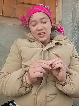 miumiu 00 online show from 02/27/26, 02:23