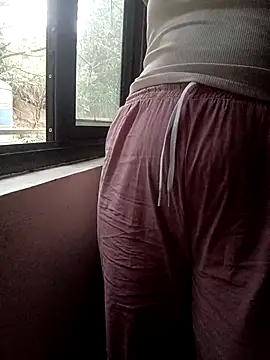 miumiu 00 online show from 11/22/25, 09:30