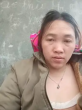 miumiu 00 online show from 02/18/26, 01:47