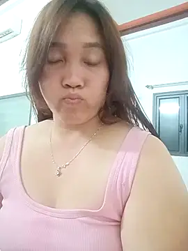 miumiu 00 online show from 11/23/25, 11:20