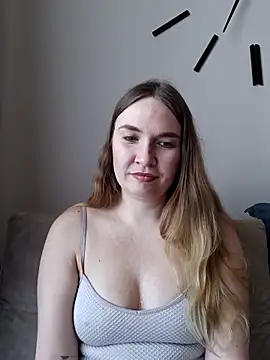 KisaVixen online show from 03/12/26, 01:37