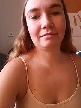 Snapshot of KisaVixen chatting on 10/25/25, 06:56 KisaVixen online show from 10/25/25, 06:56