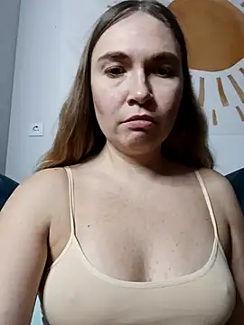 Snapshot of KisaVixen chatting on 11/08/25, 04:54 KisaVixen online show from 11/08/25, 04:54