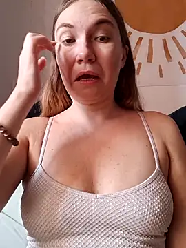 Snapshot of KisaVixen chatting on 10/30/25, 09:07 KisaVixen online show from 10/30/25, 09:07