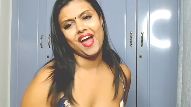 Indian GlowingMiax online show from 11/08/25, 06:22