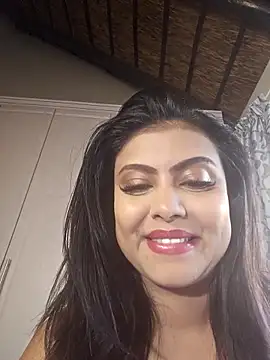 Indian GlowingMiax online show from 12/17/25, 05:01