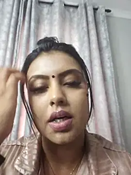 Indian GlowingMiax online show from 10/29/25, 06:12