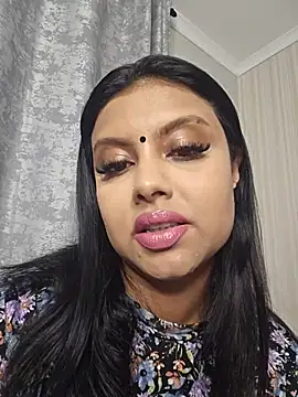 Indian GlowingMiax online show from 11/18/25, 01:43