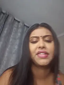 Indian GlowingMiax online show from 12/04/25, 03:49