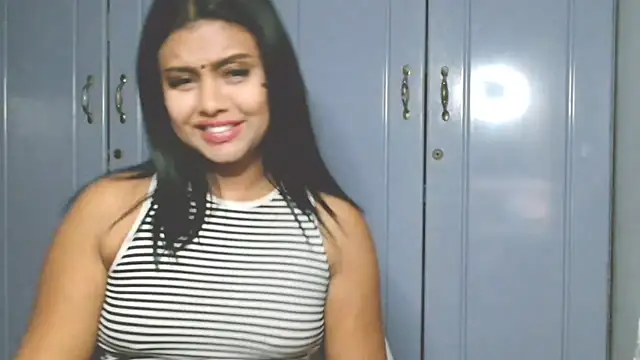 Indian GlowingMiax online show from 10/05/25, 07:04