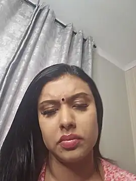 Indian GlowingMiax online show from 11/10/25, 05:01