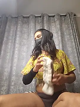 Indian GlowingMiax online show from 03/23/26, 08:03