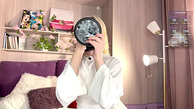 Snapshot of GlaydsLeveto chatting on 02/04/26, 04:07 GlaydsLeveto online show from 02/04/26, 04:07