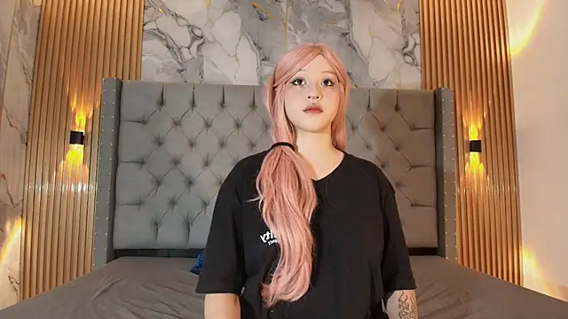 Suxan White  online show from 09/28/25, 12:12