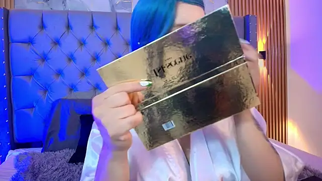 Suxan White  online show from 03/11/26, 12:32