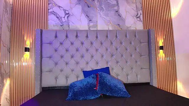 Suxan White  online show from 09/25/25, 11:27