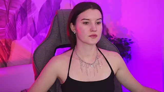 Snapshot of AgataWillis chatting on 11/12/25, 10:30 AgataWillis online show from 11/12/25, 10:30