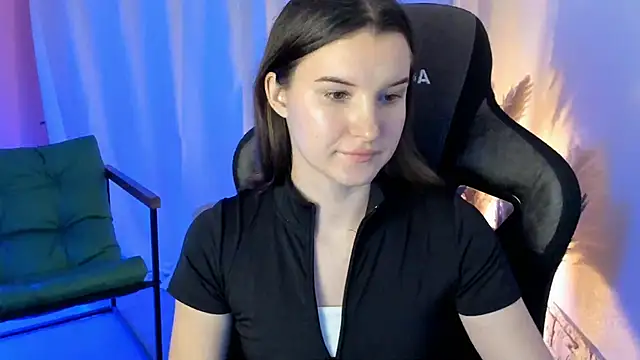 Snapshot of AgataWillis chatting on 10/28/25, 08:46 AgataWillis online show from 10/28/25, 08:46