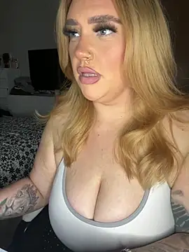 MysteriousMylaX online show from 10/28/25, 04:50