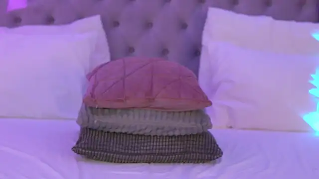 NovaDiamond online show from 04/17/26, 04:48