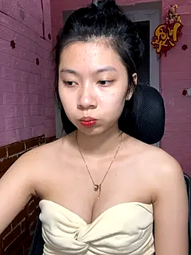 Snapshot of Phthao chatting on 10/22/25, 02:16 Phthao online show from 10/22/25, 02:16