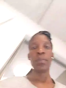 Snapshot of londie2 chatting on 11/26/25, 07:19 londie2 online show from 11/26/25, 07:19