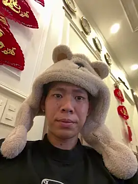 linh21107 online show from 04/13/26, 01:04