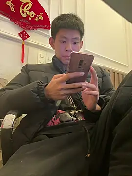 linh21107 online show from 04/17/26, 02:31