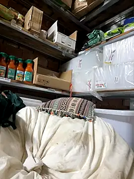 linh21107 online show from 12/03/25, 01:50