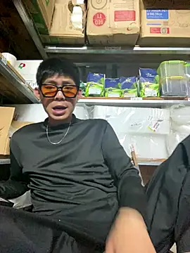 linh21107 online show from 11/05/25, 06:27