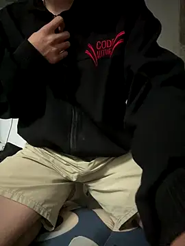 linh21107 online show from 12/03/25, 05:34