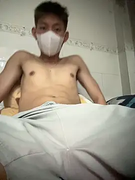 linh21107 online show from 11/17/25, 09:24