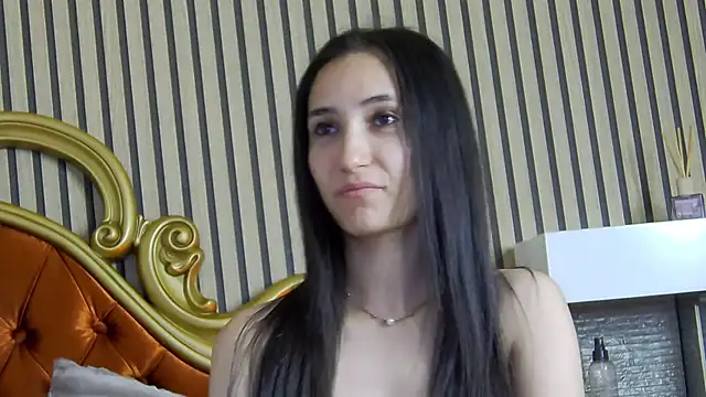 Snapshot of CarolinaBlair chatting on 07/02/26, 02:23 CarolinaBlair online show from 07/02/26, 02:23
