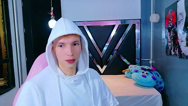 Snapshot of park_jimin1 chatting on 11/14/25, 12:20 park jimin1 online show from 11/14/25, 12:20