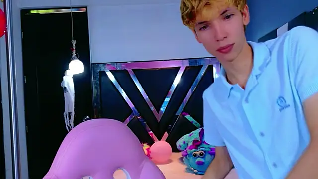 Snapshot of park_jimin1 chatting on 11/08/25, 12:20 park jimin1 online show from 11/08/25, 12:20