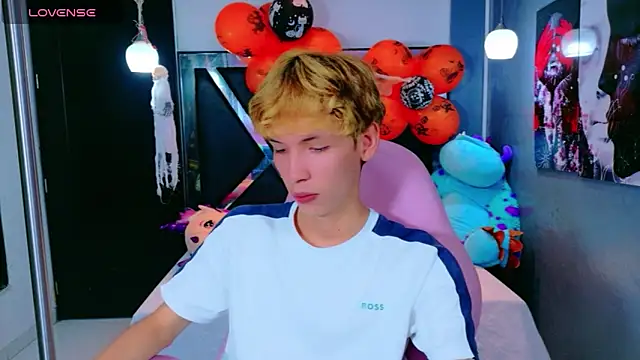 Snapshot of park_jimin1 chatting on 10/24/25, 12:04 park jimin1 online show from 10/24/25, 12:04