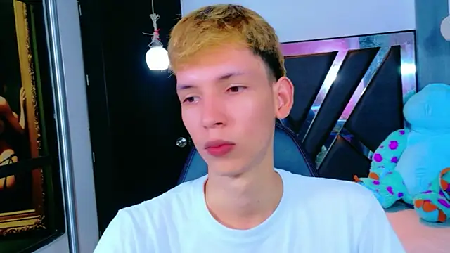 Snapshot of park_jimin1 chatting on 11/19/25, 12:05 park jimin1 online show from 11/19/25, 12:05