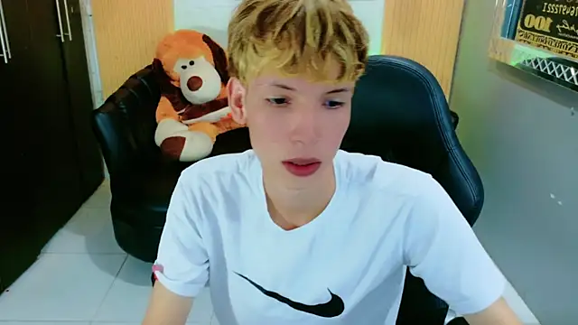 Snapshot of park_jimin1 chatting on 09/17/25, 12:07 park jimin1 online show from 09/17/25, 12:07
