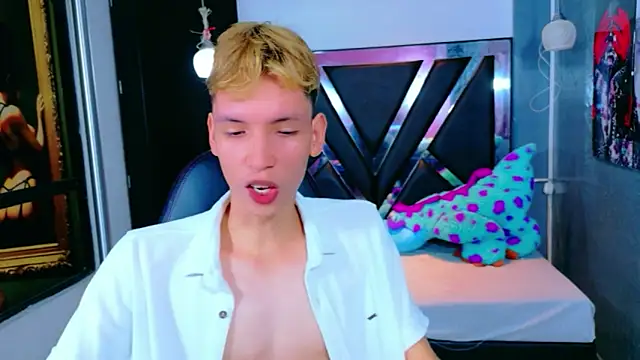 Snapshot of park_jimin1 chatting on 11/20/25, 12:28 park jimin1 online show from 11/20/25, 12:28