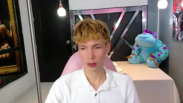 Snapshot of park_jimin1 chatting on 10/04/25, 12:28 park jimin1 online show from 10/04/25, 12:28